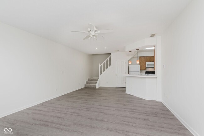 Building Photo - 8422 Enclave Blvd
