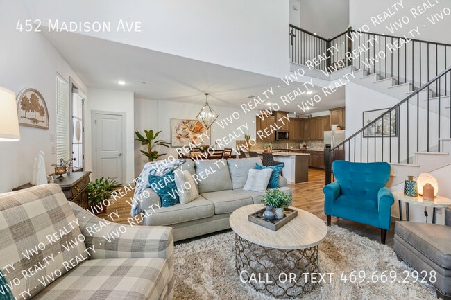 Building Photo - 452 Madison Ave