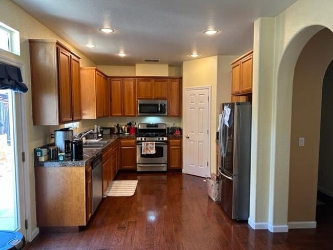 Building Photo - Folsom-Enclave Development 2 Story Wood Floors - 2 Car Garage