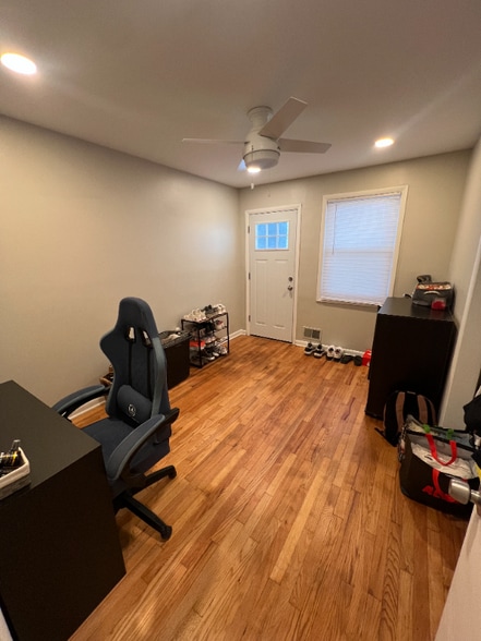 Building Photo - 221-223-223 Haven Ave