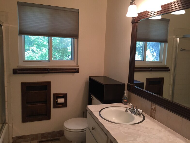 Building Photo - 3004 Southmoor Ct