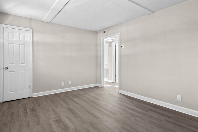 Building Photo - 500 Bethania-Rural Hall Rd