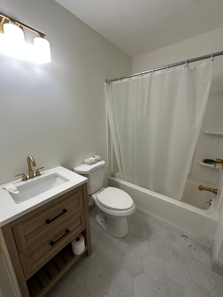 Building Photo - 46 Foxwood Cir