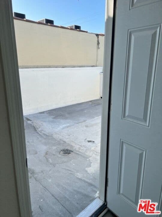 Building Photo - 6006-6006 1/2 W Pico Blvd