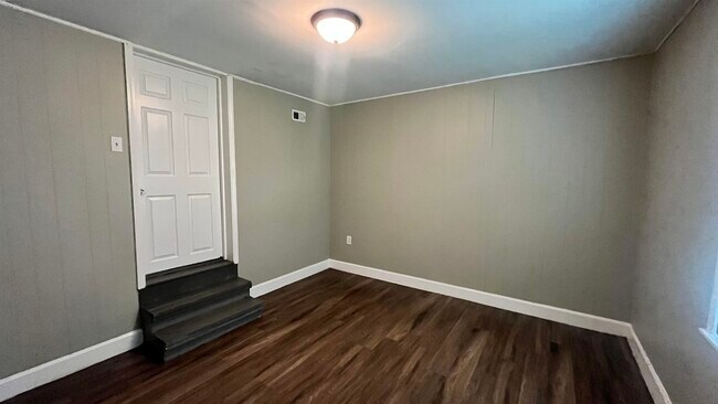 Building Photo - 4011 Victor Dr
