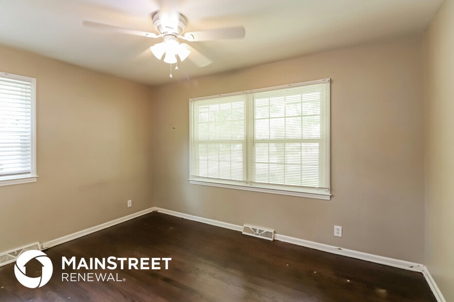 Building Photo - 7200 Willow Ave