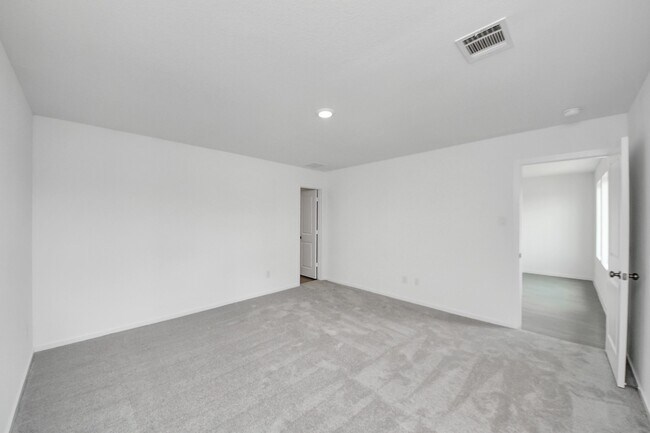 Building Photo - 27438 Sweetwater Bay Dr