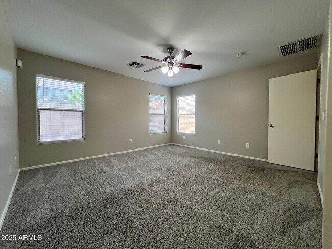 Building Photo - 3119 W Silver Creek Dr