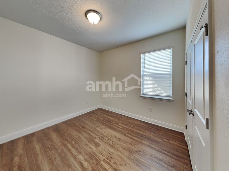 Building Photo - 7801 Stumble Journey Ln