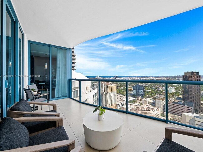 Building Photo - 333 Las Olas Way
