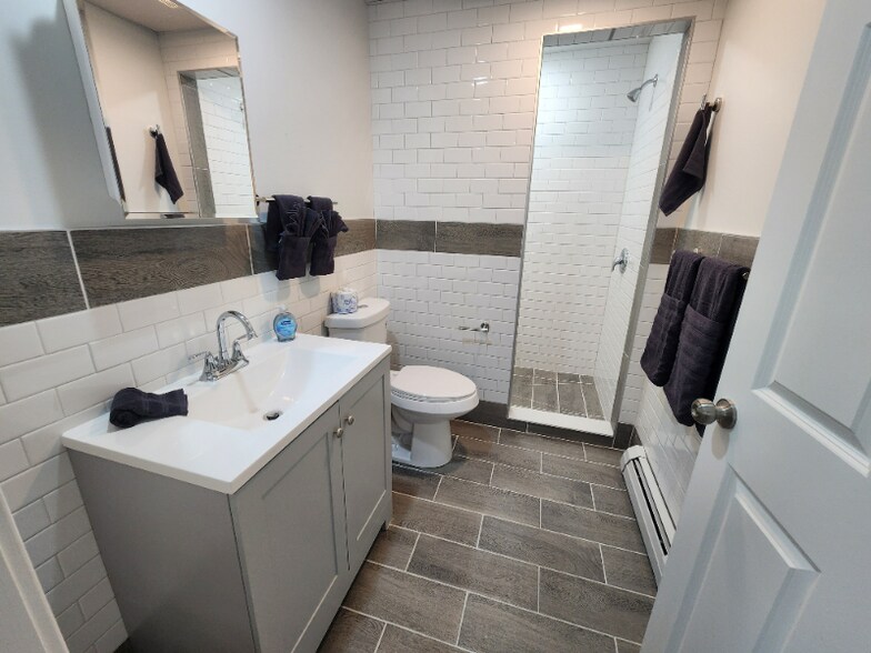 Building Photo - 151 S Main St