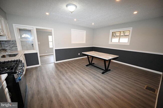 Building Photo - 2952 Sollers Point Rd