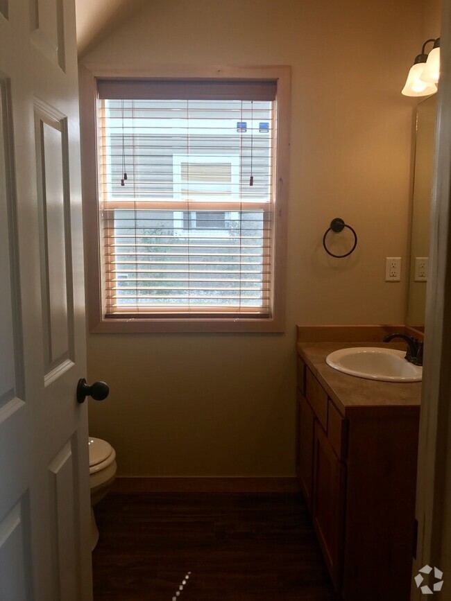 Building Photo - Brand New - 3 Bedroom 2 1/2 Bathroom Townh...