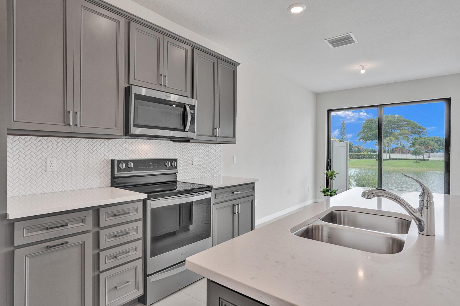 Building Photo - 2202 Appleton Cir S