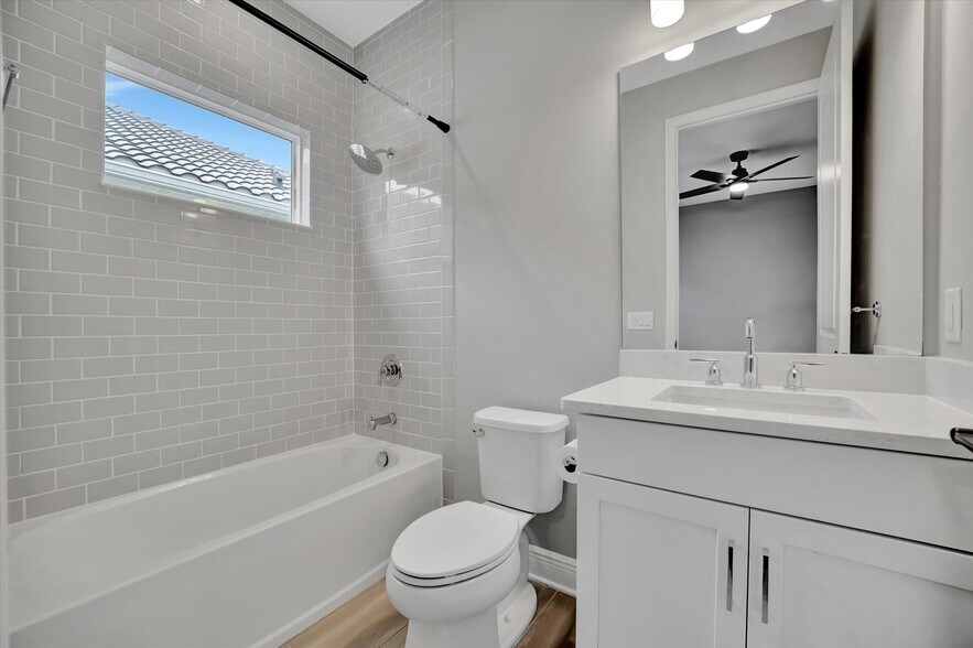 Building Photo - 10182 Crystal Isle Cir