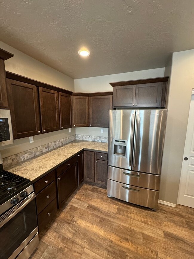 Building Photo - Charming 3-bedroom, 2-bathroom home locate...