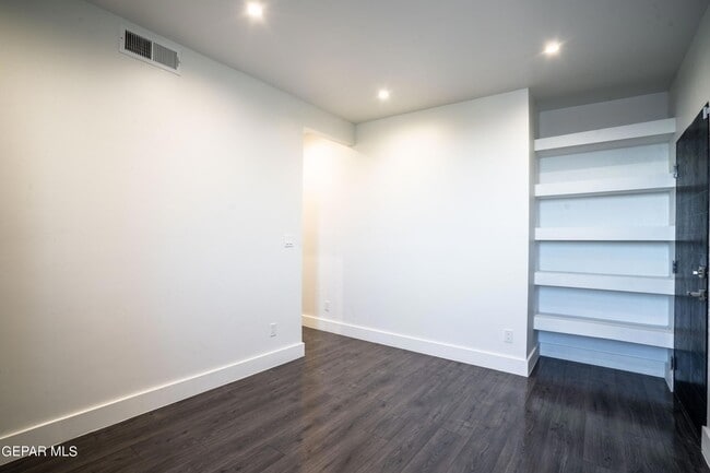 Building Photo - 1029 Calle Parque Dr