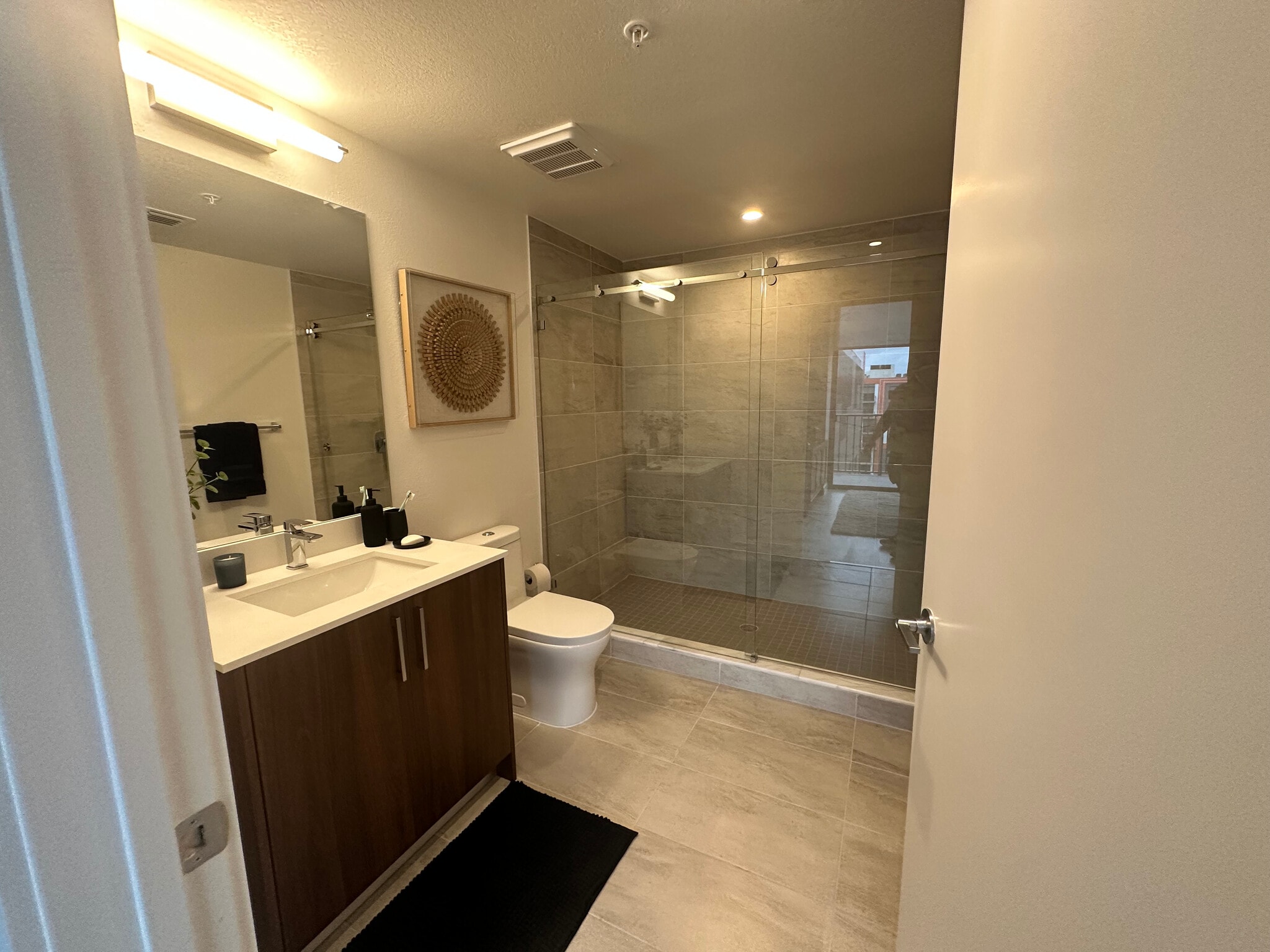 Building Photo - 801 NW 39th Ct