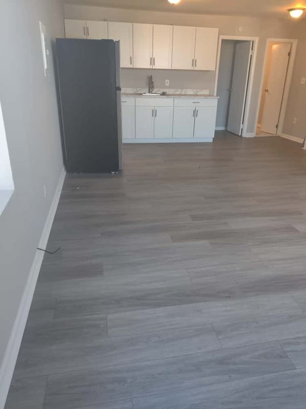 Building Photo - 1004 S 52nd St