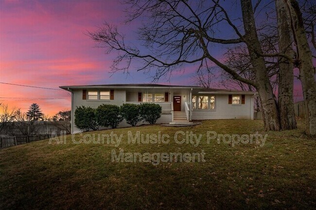 Building Photo - 209 Rhine Dr