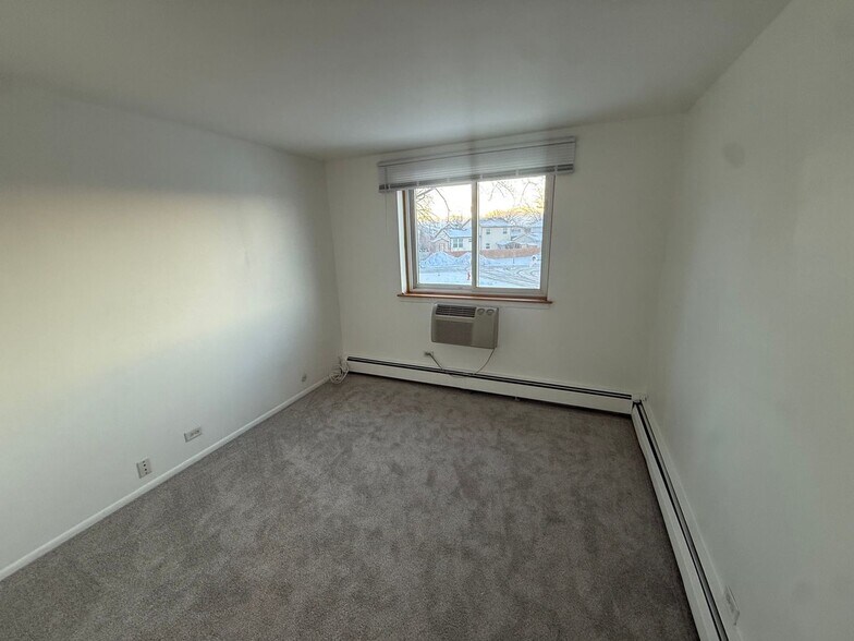 Building Photo - 1375 Rebecca Dr