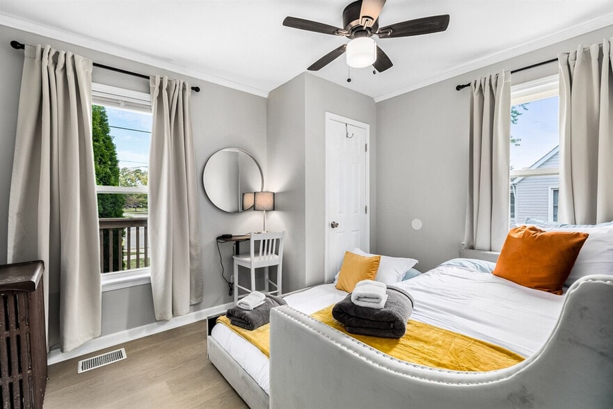 Building Photo - 14926 E 10 Mile Rd