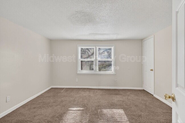 Building Photo - 9923 Jeffrey Dr