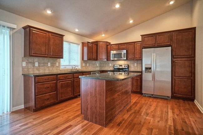 Building Photo - 15 Scarlet Oak Dr
