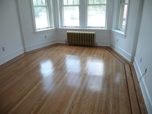 Building Photo - 315 S 46th St