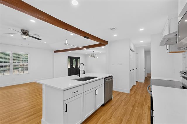 Building Photo - 6000 Cool Springs Dr