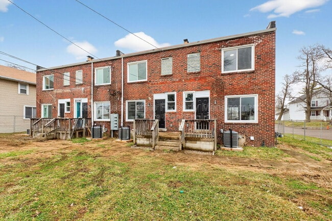 Building Photo - 1153 E 20th Ave