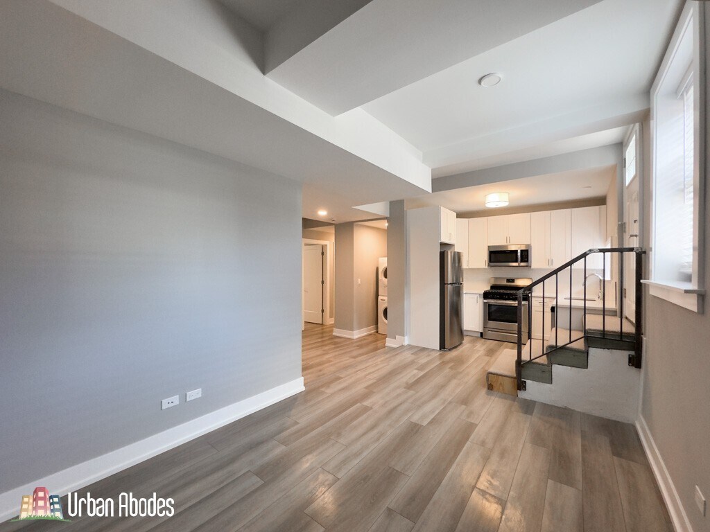 Building Photo - 3941 N Janssen Ave