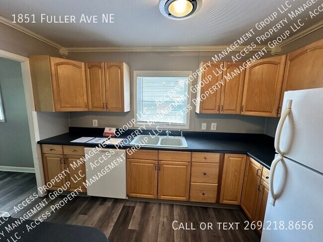 Building Photo - 1851 Fuller Ave NE