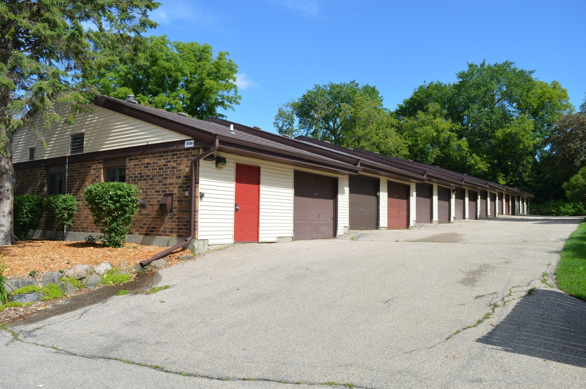 Building Photo - 1002 N Sunnyvale Ln