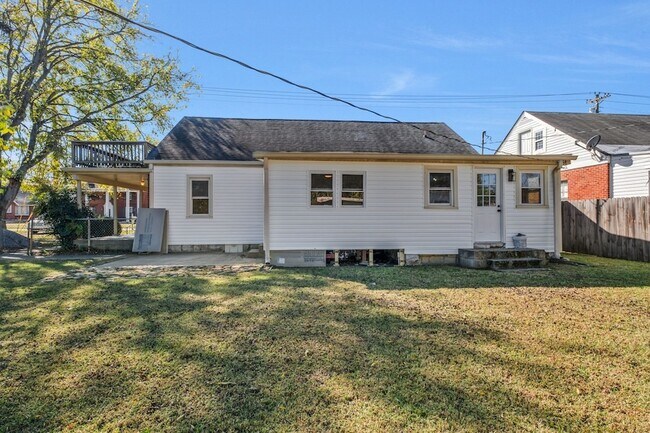 Building Photo - 223 Cumberland Dr