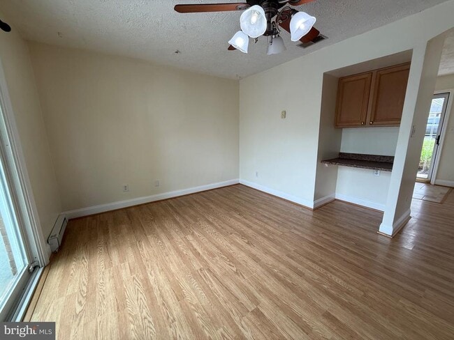 Building Photo - 416 Breslin Rd