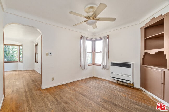 Building Photo - 3705 Fredonia Dr