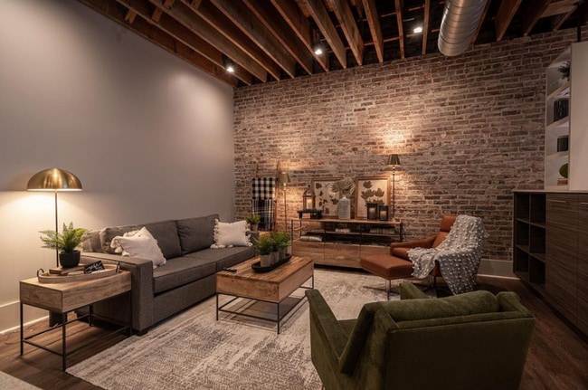 Interior Photo - Uptown Courtyard