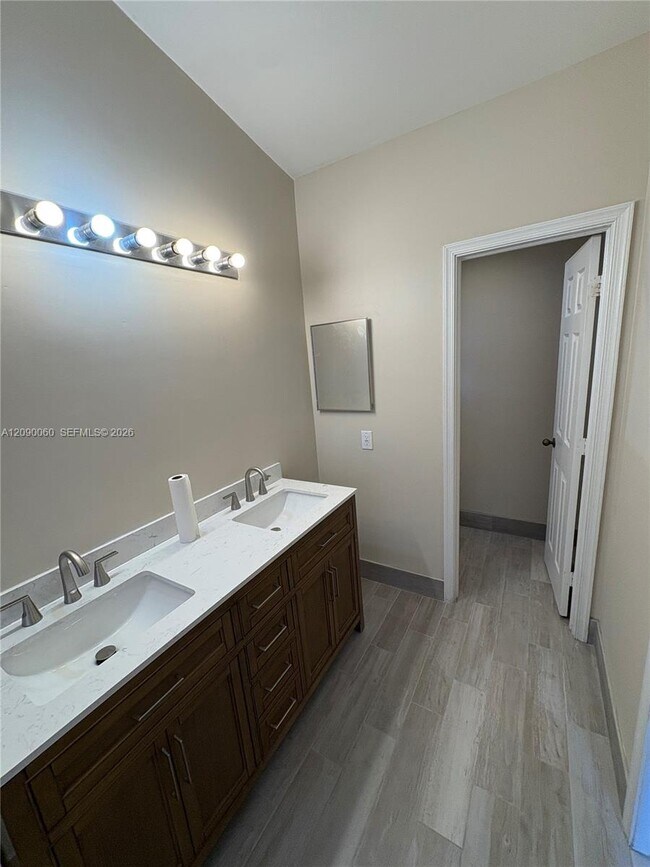 Building Photo - 751 Sand Creek Cir