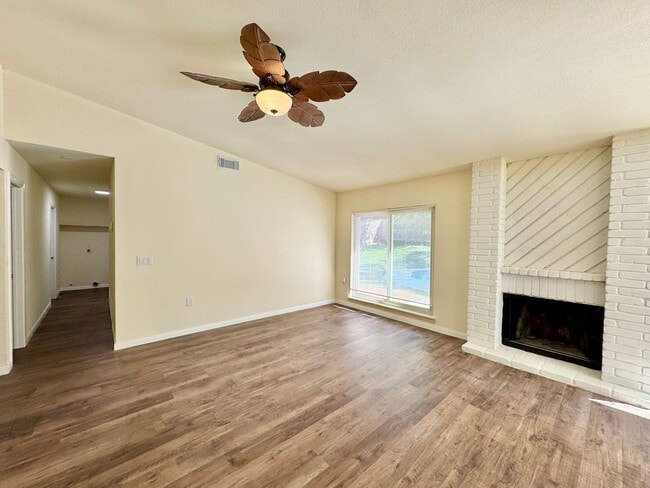 Building Photo - 5806 Misty Glen