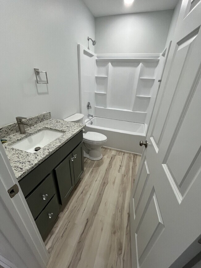 Building Photo - New Built Home 3-Bedroom Kernersville Home with Granite Touches and 2 Full Baths!"