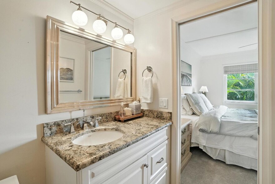 Building Photo - 636 Broad Ave S