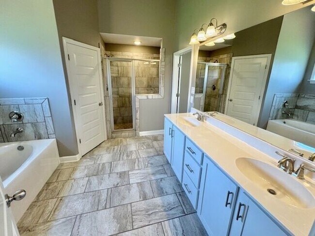 Building Photo - Move In Special! Now Leasing A 4 Bedroom 3...