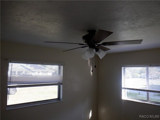 Building Photo - 146 W Casurina Pl
