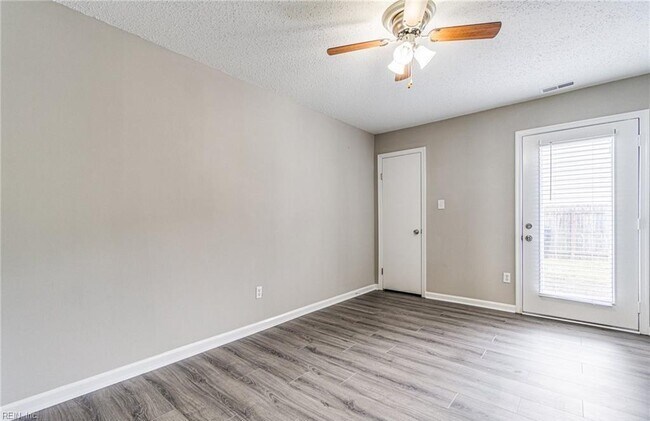 Building Photo - 465 Lake Havasu Dr