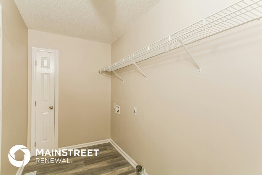 Building Photo - 617 Bartlett Rd