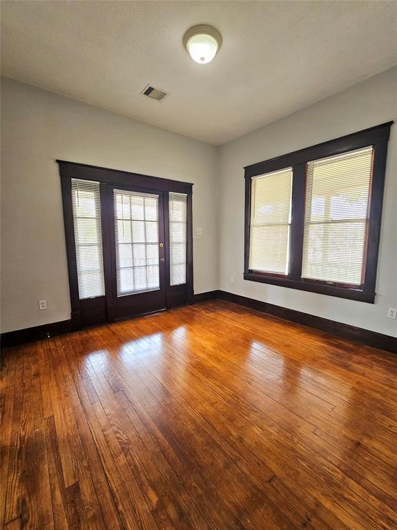 Building Photo - 718 Boundary St