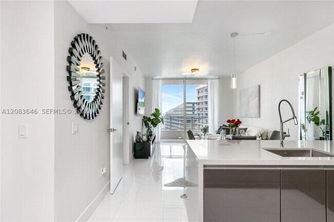 Building Photo - 1080 Brickell Ave