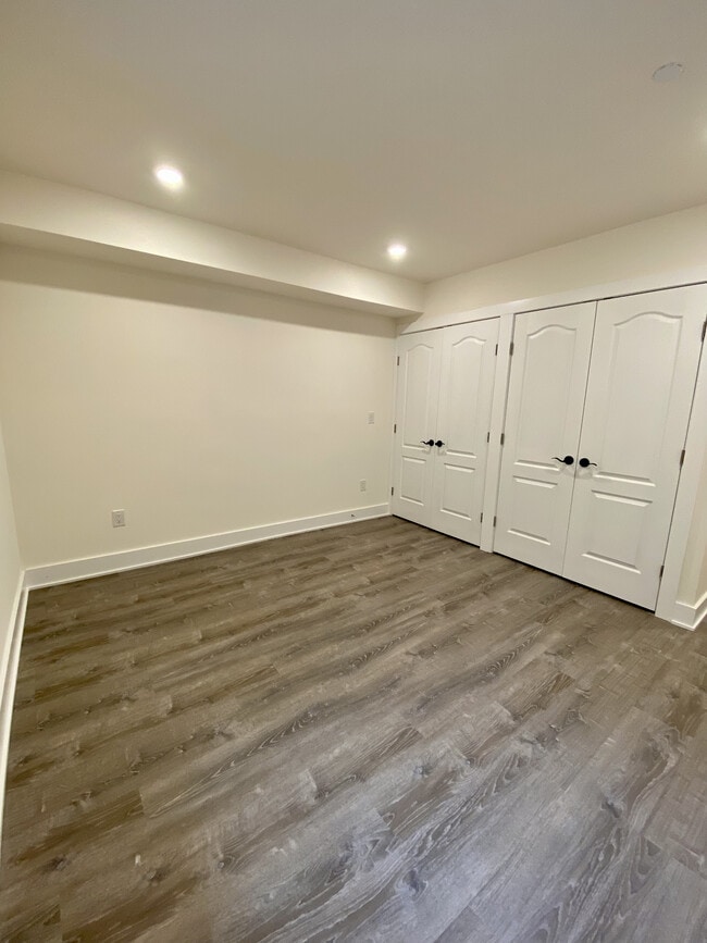 Building Photo - 821 Diamond St