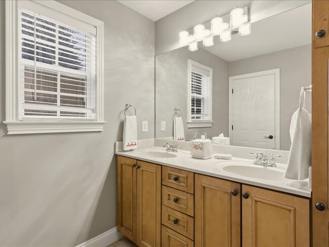 Building Photo - 10959 Woodford Bend Way